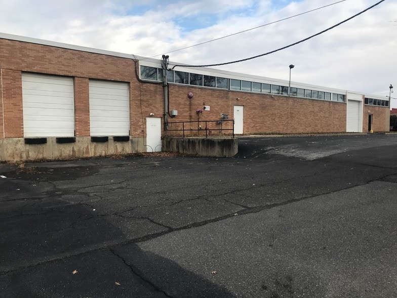 More Photos Of 5 N Olney Ave, Cherry Hill Warehouse For Lease