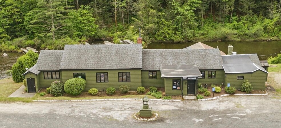 Primary Photo Of 200 Worthington Rd, Huntington Restaurant For Sale