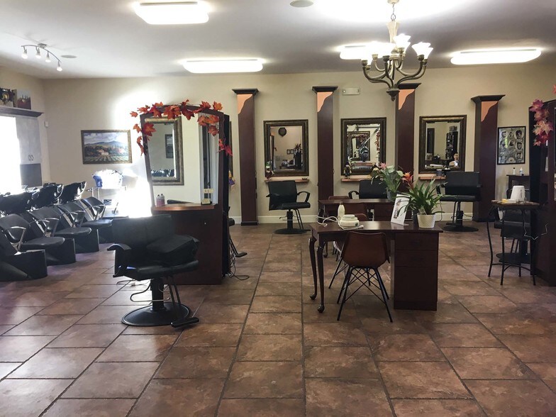 More Photos Of 8035 Greiner Rd, Williamsville Storefront Retail Office For Sale