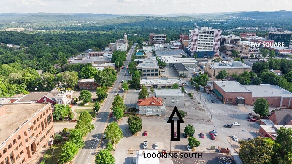 Primary Photo Of 215 N College Ave, Fayetteville Office For Lease