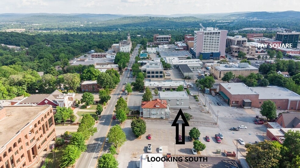 More Photos Of 215 N College Ave, Fayetteville Office For Lease