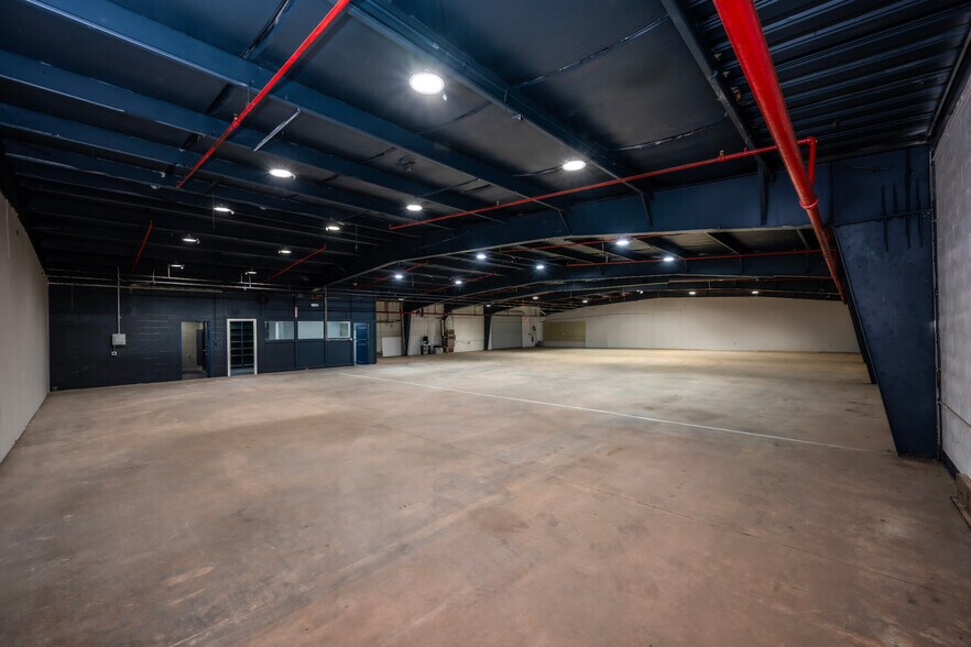 More Photos Of 876 W Main St, Spartanburg Service For Lease