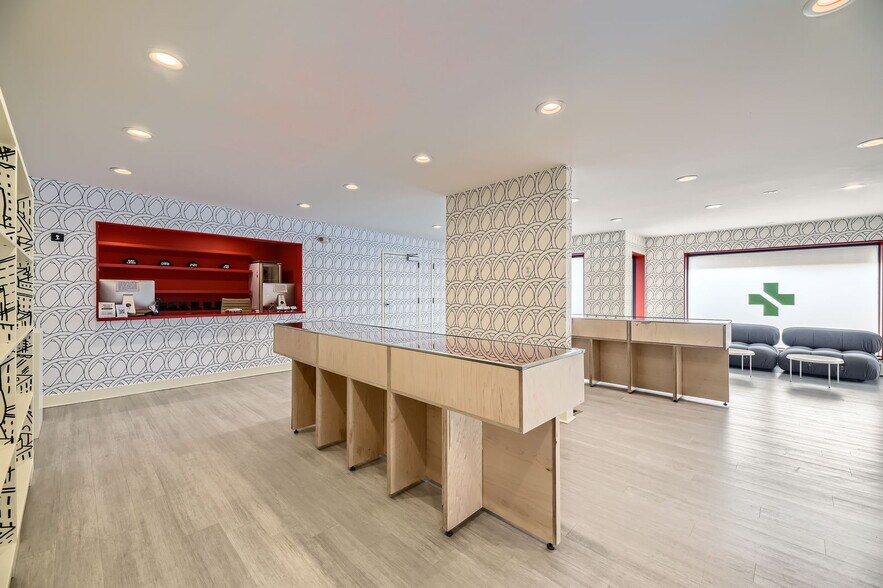More Photos Of 399 S Harrison St, Denver Freestanding For Sale