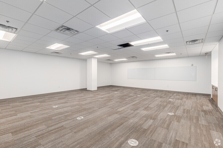 More Photos Of 650 Naamans Rd, Claymont Office For Sale
