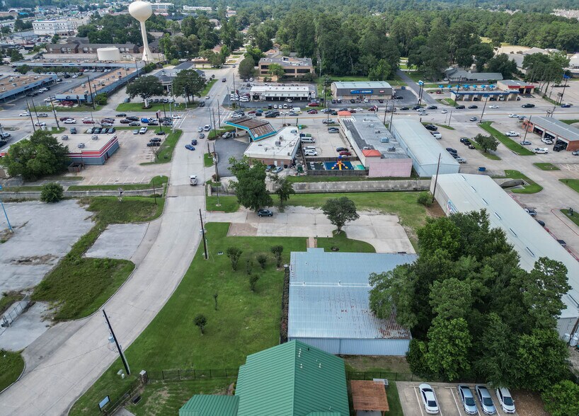 More Photos Of 25020 Oakhurst Dr, Spring Warehouse For Sale