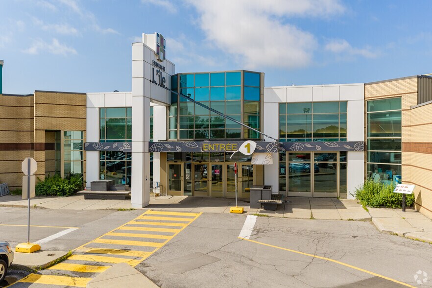 Primary Photo Of 101 Boul Cardinal-Léger, Pincourt Storefront For Lease