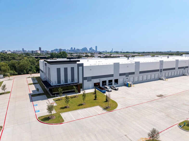 More Photos Of 1107 Conveyor Ln, Dallas Unknown For Lease