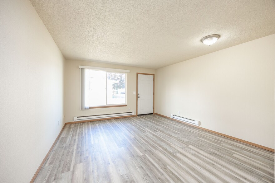 More Photos Of 1100-1105 S Pearl St, Centralia Apartments For Sale