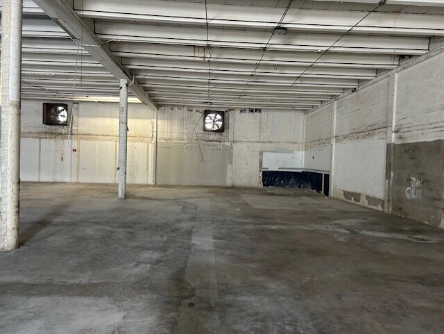 More Photos Of 3075 SW 39th Ave, Miami Showroom For Lease