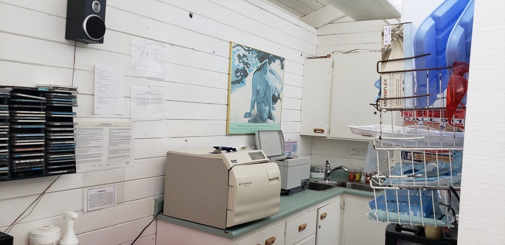 More Photos Of 895 River Dr, Fort Bragg Healthcare For Sale