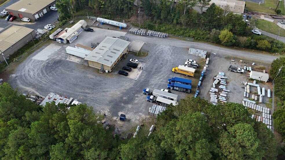 More Photos Of 13 Dean Dr NE, Cartersville Industrial For Lease