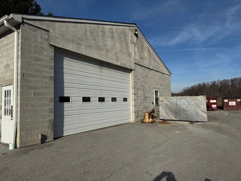 More Photos Of 421 W Street Rd, Kennett Square Showroom For Sale