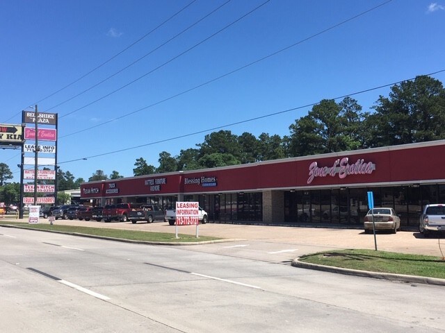 More Photos Of 813-823 N I-45, Conroe Unknown For Lease