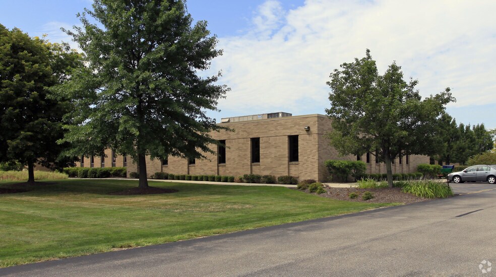 More Photos Of 6262 Cochran Rd, Solon Flex For Sale