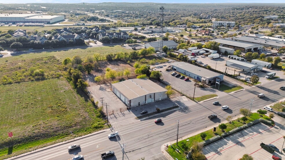 More Photos Of 290 Wonder World Dr, San Marcos Warehouse For Lease