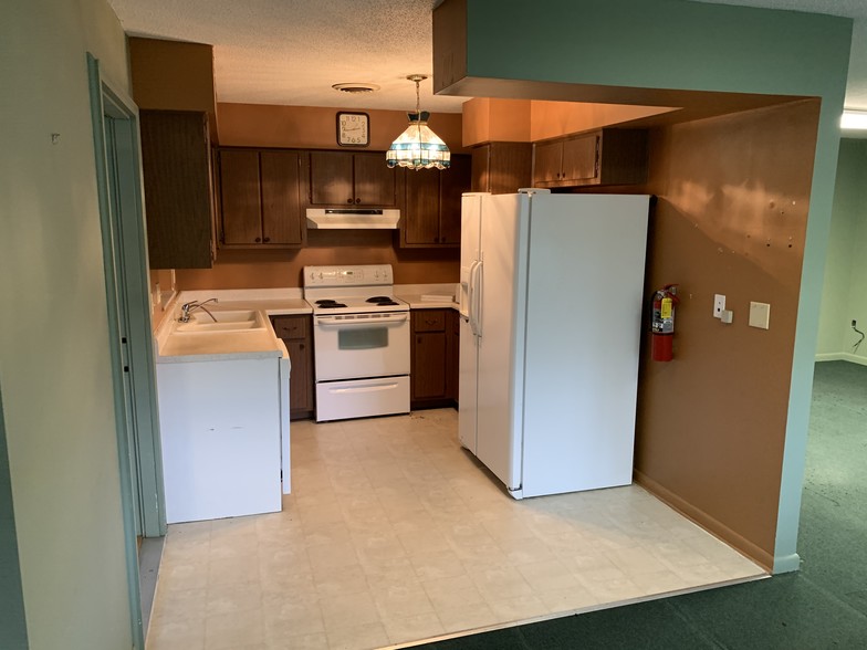 More Photos Of 7280 SW Highway 200, Ocala Office Residential For Lease