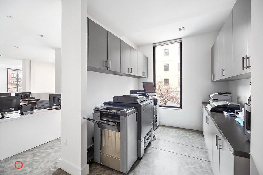 More Photos Of 180 Smith St, Brooklyn Office For Lease