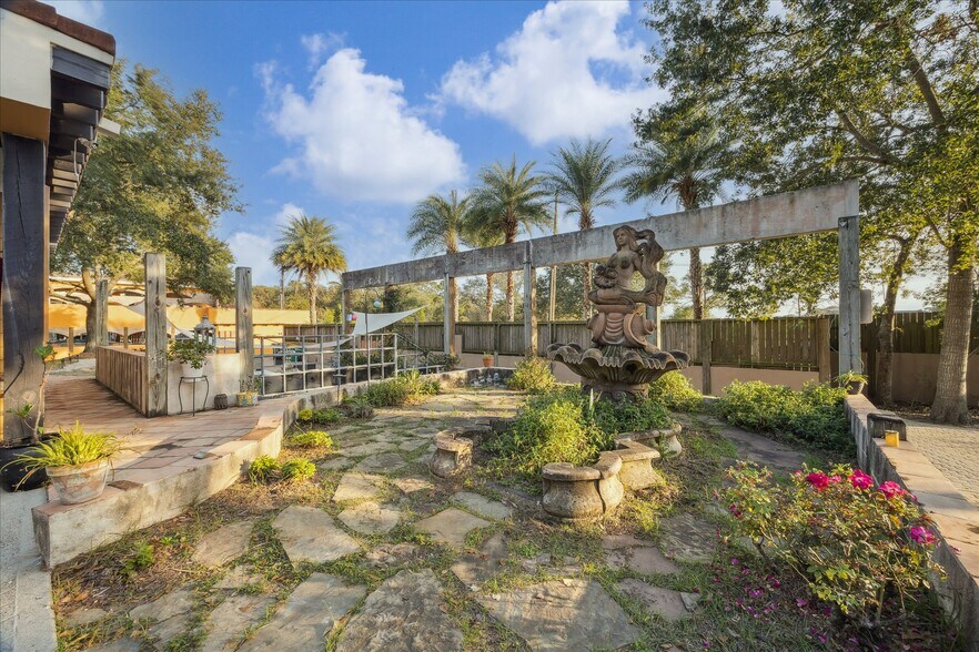 More Photos Of 614 Pine Gully Rd, Seabrook Apartments For Sale