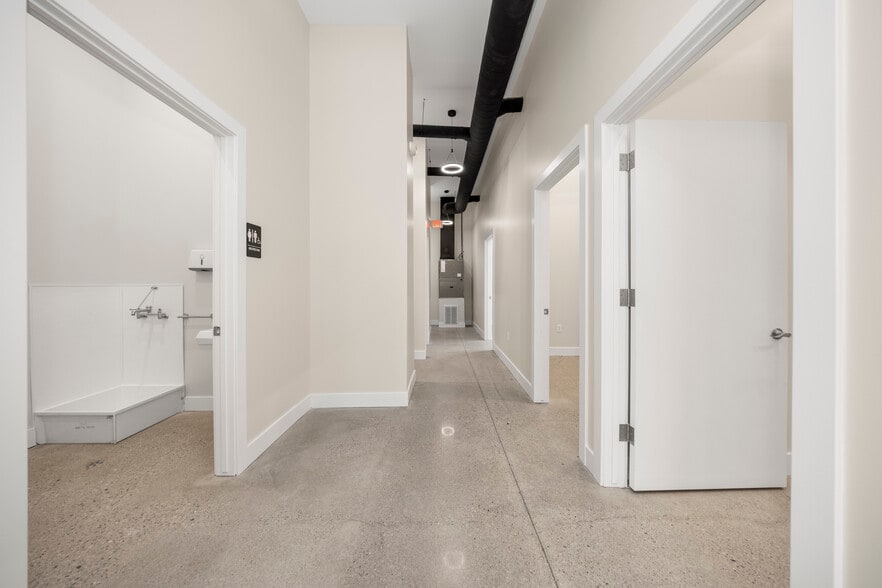 More Photos Of 3462 Greenfield rd, Berkley Medical For Lease