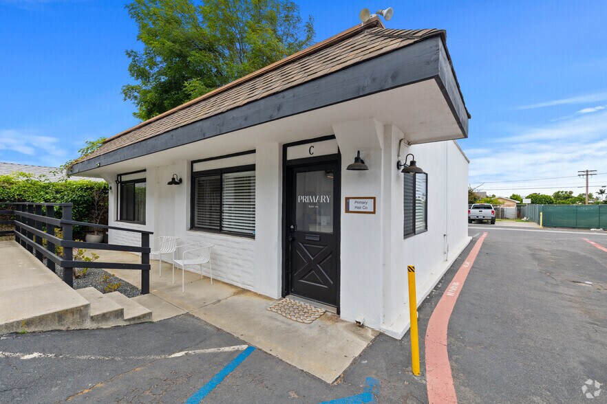 More Photos Of 3039 Jefferson St, Carlsbad Office For Sale