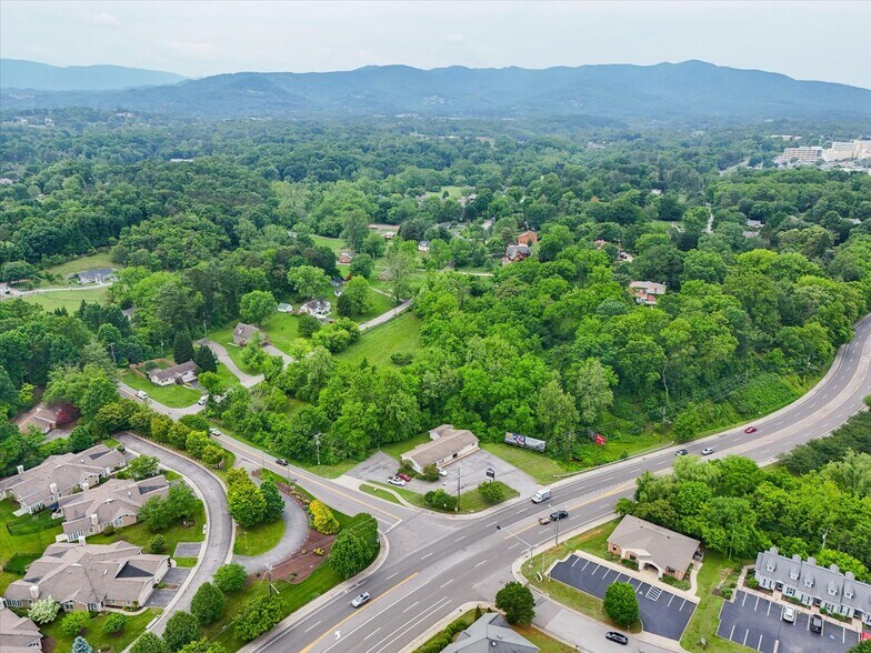 More Photos Of 4002 Brandon Ave SW, Roanoke General Retail For Sale