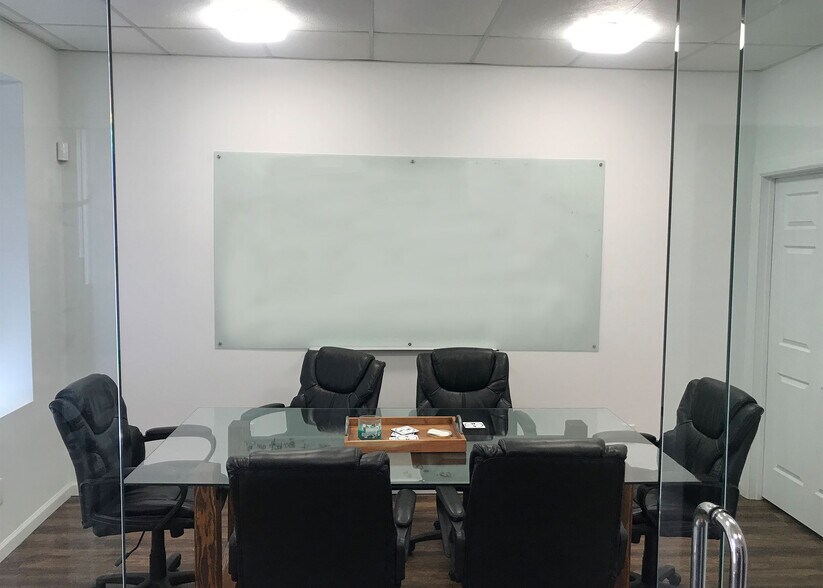 More Photos Of 1689 E Main St, Columbus Office Residential For Lease