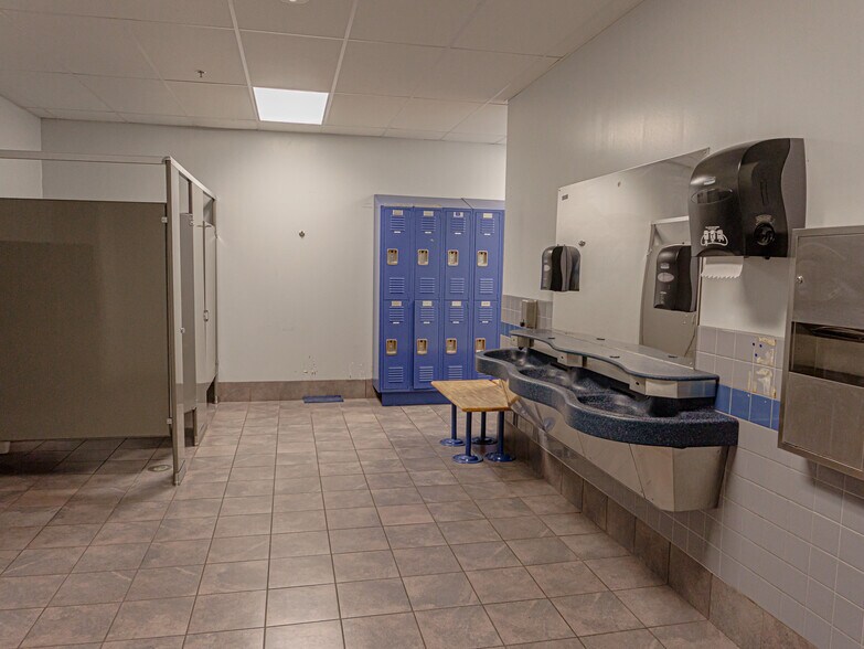 More Photos Of 7300 Regency Rd, Marshall Warehouse For Sale