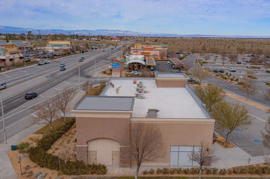 More Photos Of 40038 10th St W, Palmdale Freestanding For Sale