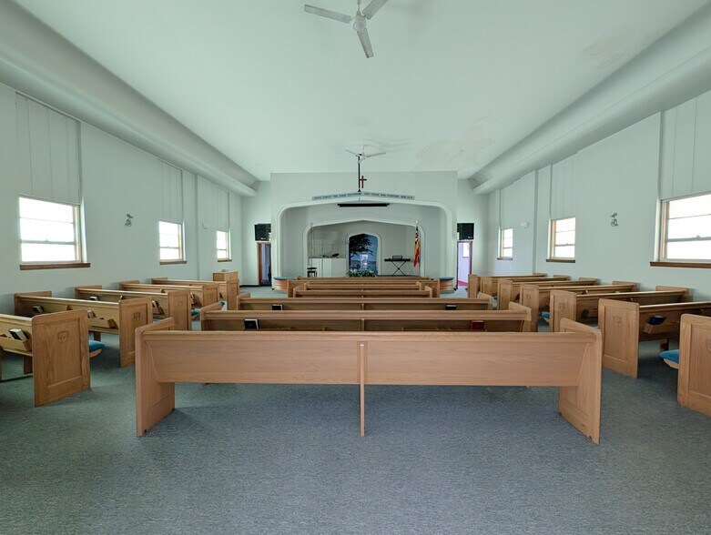 More Photos Of 109 S Washington St, Rochelle Religious Facility For Sale