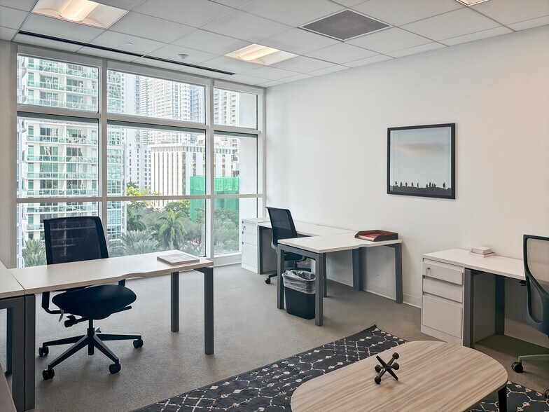 More Photos Of 801 Brickell Ave, Miami Coworking Space