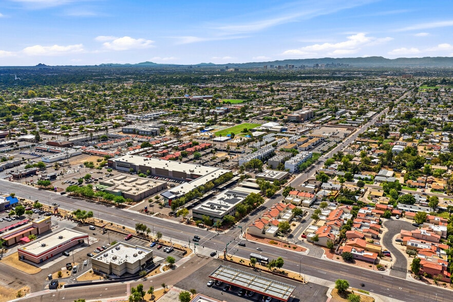 More Photos Of 2051 W Northern Ave, Phoenix Medical For Lease