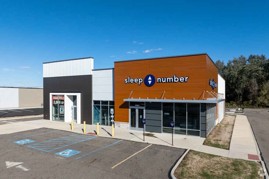 More Photos Of 4990 Dressler Rd Northwest, Canton Restaurant For Lease