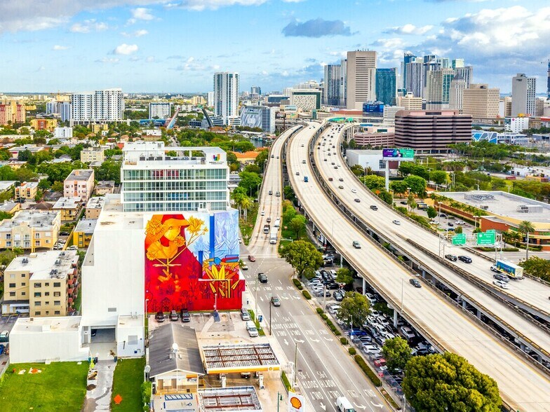 More Photos Of 420 SW 7th St, Miami Land For Lease