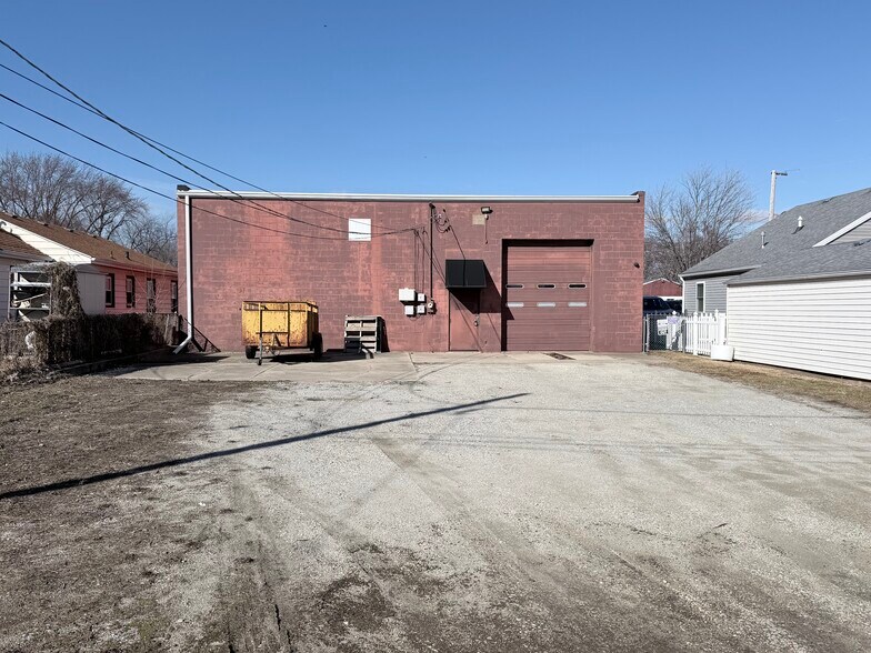 More Photos Of 516 E Broadway St, Bradley Office For Sale