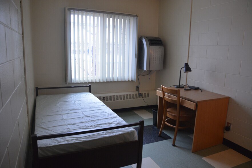 More Photos Of 286 Marshall Ave, Saint Paul Dormitory For Sale