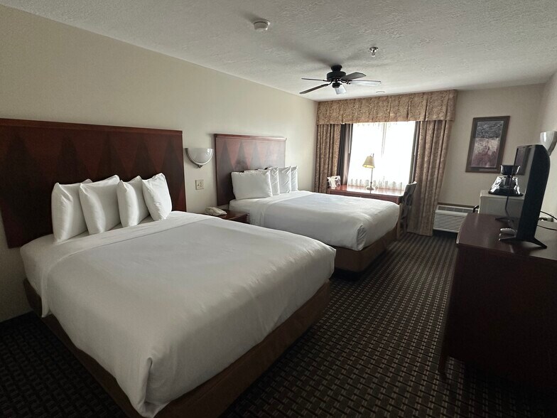 More Photos Of 1011 Rio Grande Ave, Gunnison Hotel For Sale