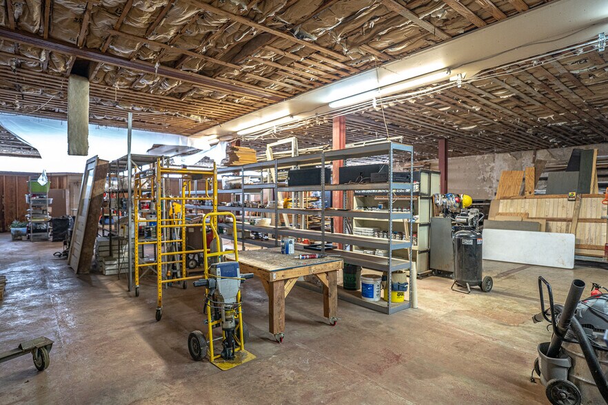 More Photos Of 1611 Washington St, Alexandria Showroom For Sale