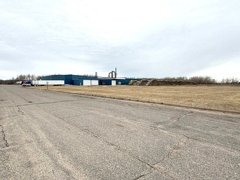 More Photos Of 920 Bridge St, Antigo Industrial For Sale