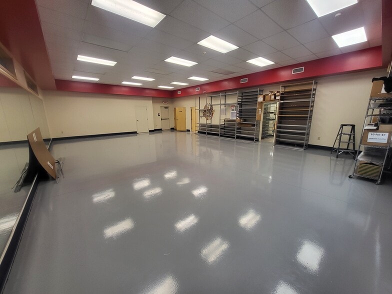 More Photos Of 201 Sunset Blvd E, Chambersburg Warehouse For Sale