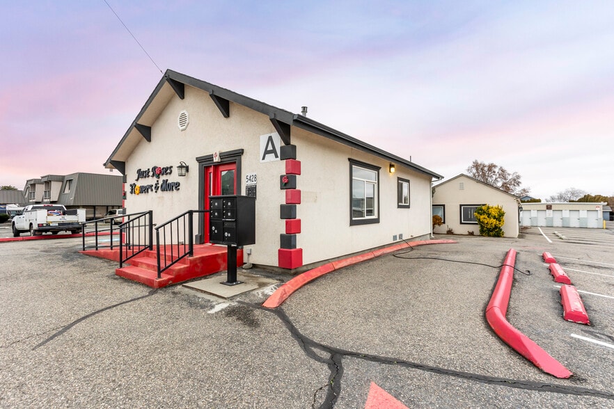 More Photos Of 5428 W Clearwater Ave, Kennewick Storefront Retail Office For Lease