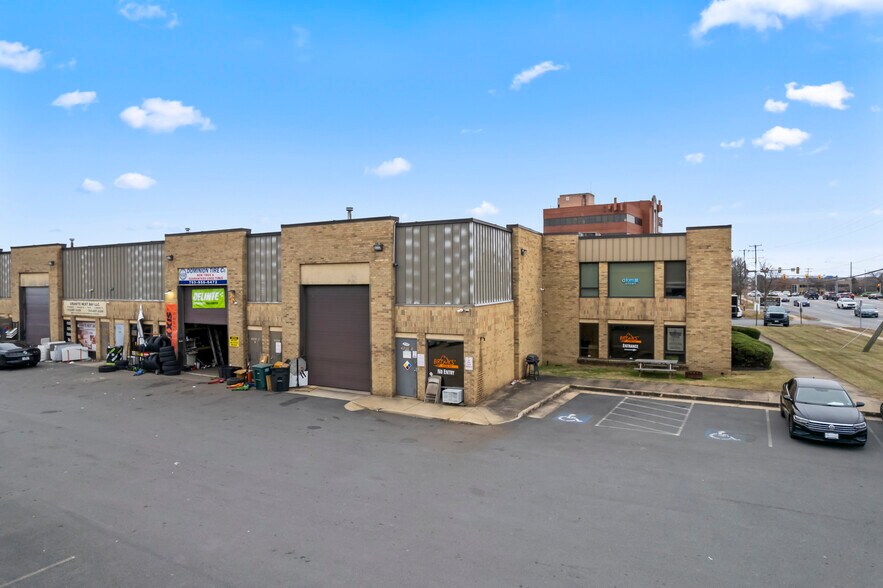 More Photos Of 4215 Walney Rd, Chantilly Light Manufacturing For Lease