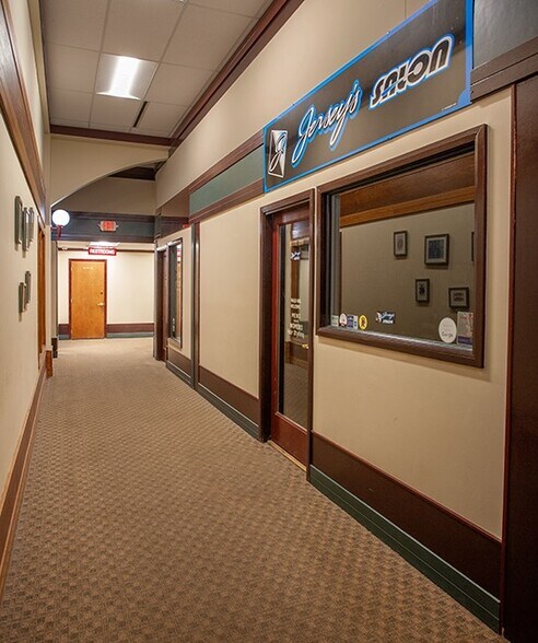 More Photos Of 302 E Howard St, Hibbing Office For Lease