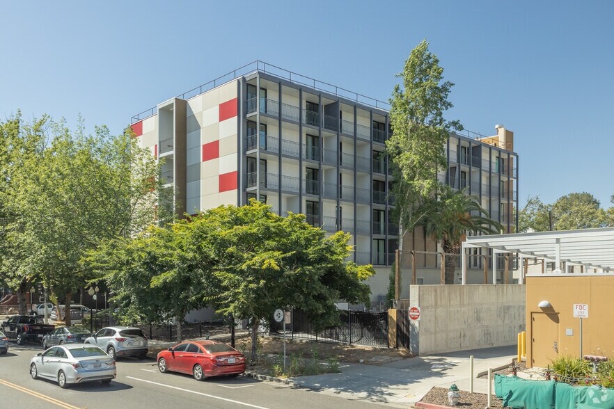 More Photos Of 2701 Capitol Ave, Sacramento Apartments For Lease
