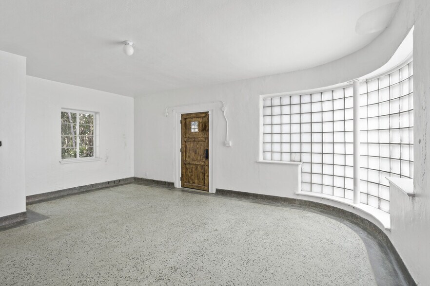More Photos Of 301 SW 23rd St, Oklahoma City Loft Creative Space For Lease