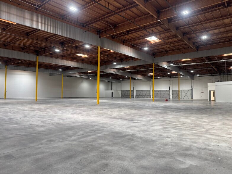 More Photos Of 15050-15066 Shoemaker Ave, Santa Fe Springs Distribution For Lease