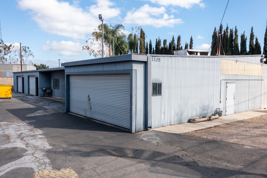 More Photos Of 800-808 E Washington Ave, Santa Ana Warehouse For Lease