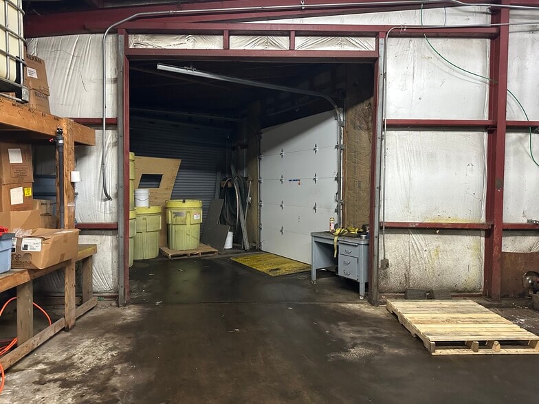 More Photos Of 160 S Locust St, Chebanse Distribution For Sale