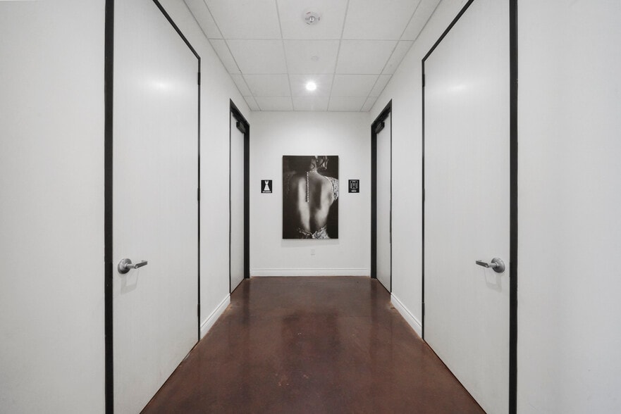 More Photos Of 25566 Bradbury Dr, Hockley Winery Vineyard For Sale