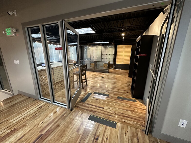 More Photos Of 6901-6955 Broadway, Denver Flex For Sale