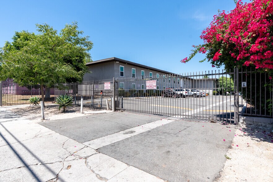 More Photos Of 10560 Haddon Ave, Pacoima Apartments For Sale